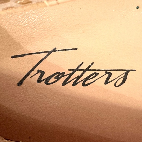 Nude Low Heel Almond Toe Snake Skin Loafer Pumps Tan  Slip On Dressy Shoe Sz 7 - Picture 8 of 14